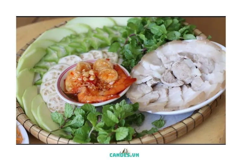 Các Món Ăn Phù Hợp Để Kết Hợp Với Tôm Chua Ba Bể Bắc Kạn