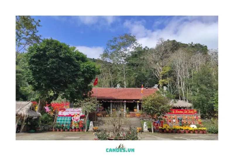 Các Thông Tin Cần Biết Khi Tham Quan Đền Phja Khao