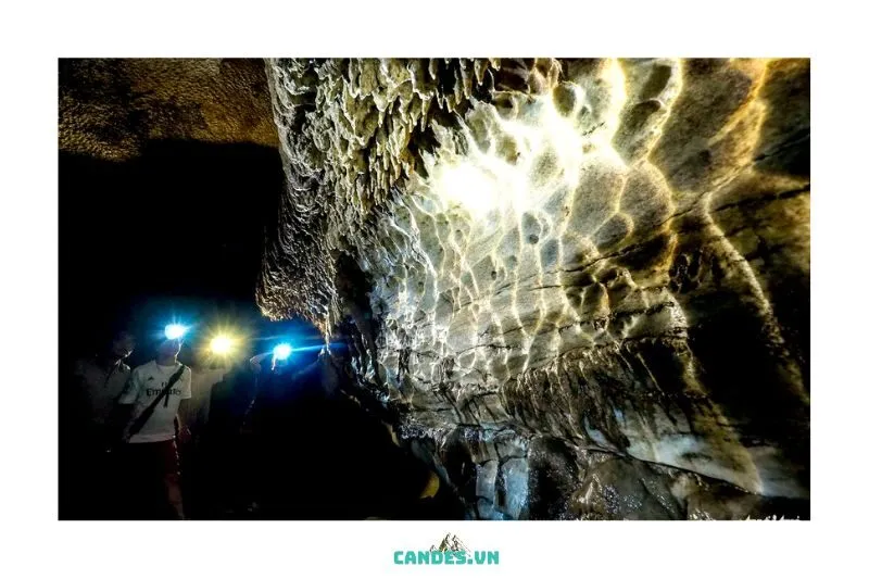 Cách Thức Di Chuyển Đến Hang Thẳm Phầy