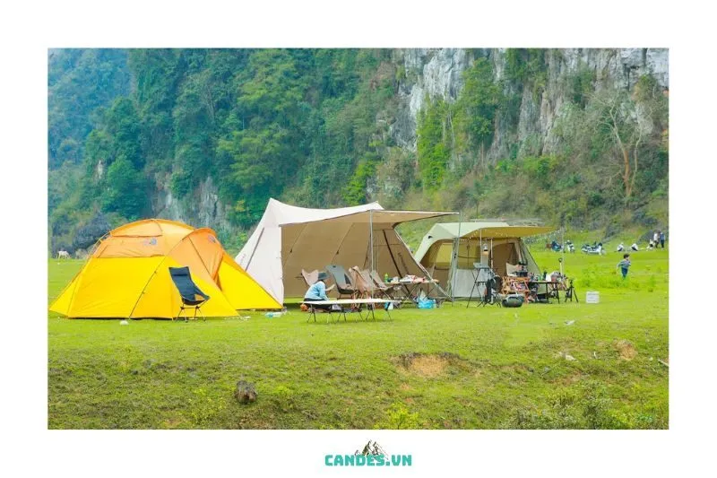 Du Lịch Đồi Cỏ Lủng Tráng: Hoạt Động Không Thể Bỏ Qua